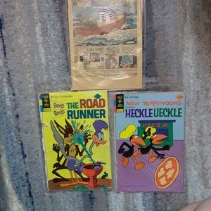 Bundle of 3 vintage comics Gold key comics Road Runner 1970’s